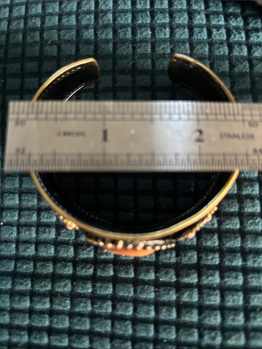 VTG ART DECO Coral Glass Stone Brass Flower Bangle Cuff BRACELET OS - Picture 4 of 4